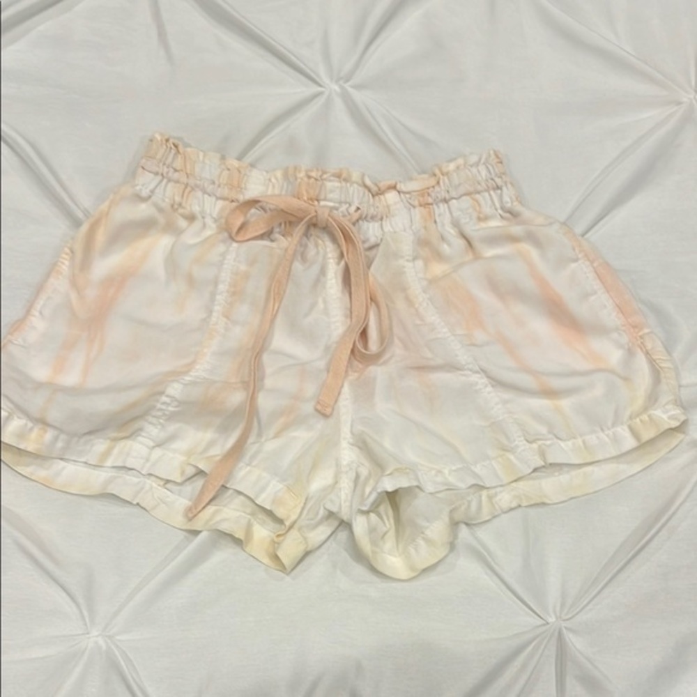 Bella Dahl Cream and Peach Tie-Dye Shorts size xs